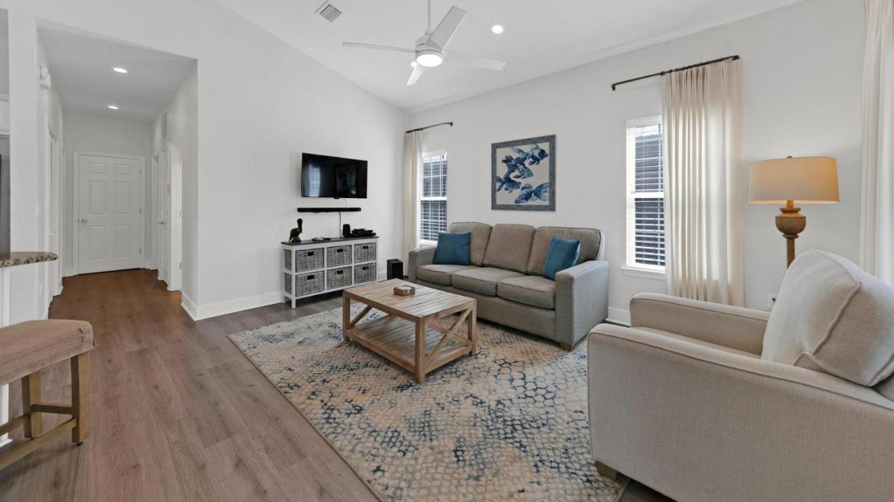 Pelican House - Newly Remodeled, Professionally Decorated, Only About 1 Mile To Seaside! 산타로사 비치 외부 사진