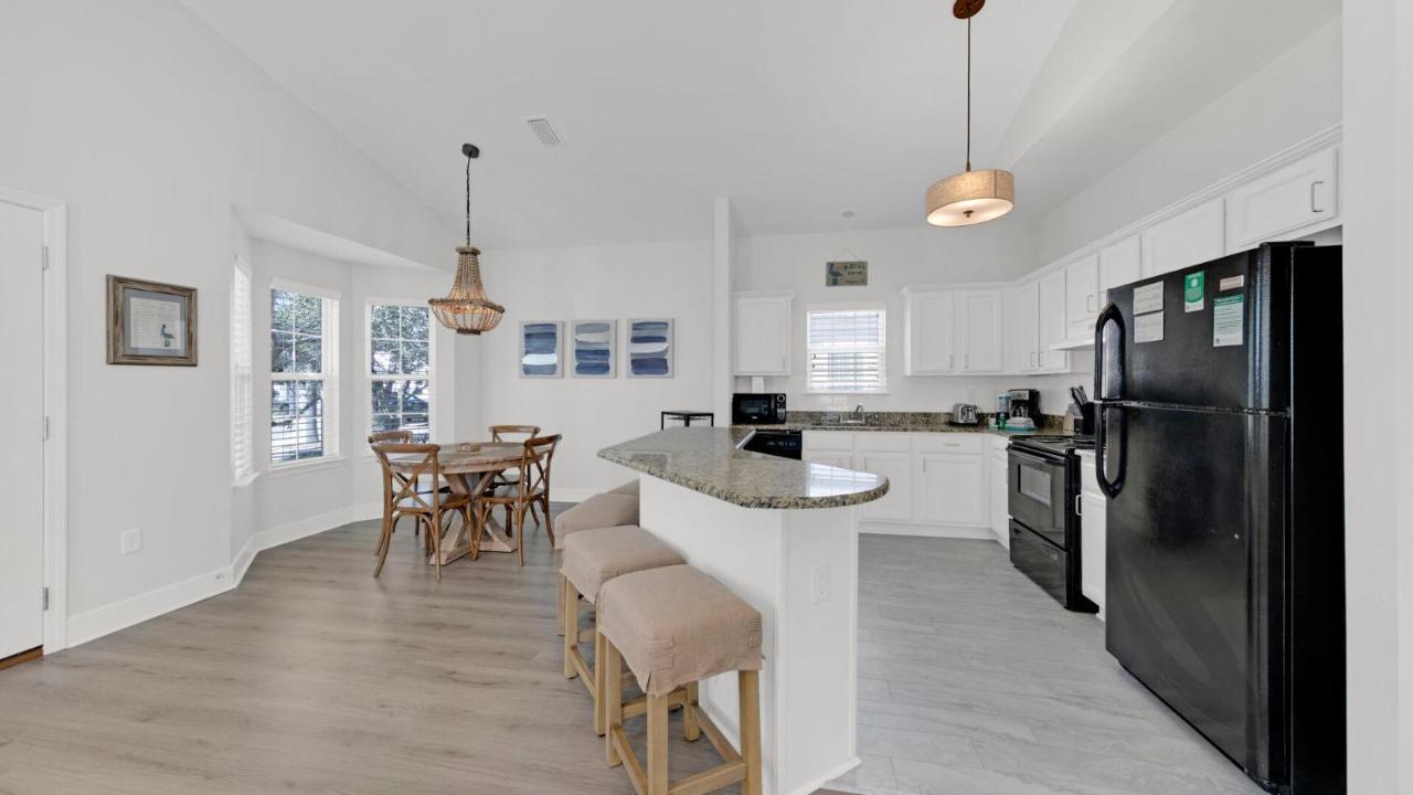 Pelican House - Newly Remodeled, Professionally Decorated, Only About 1 Mile To Seaside! 산타로사 비치 외부 사진