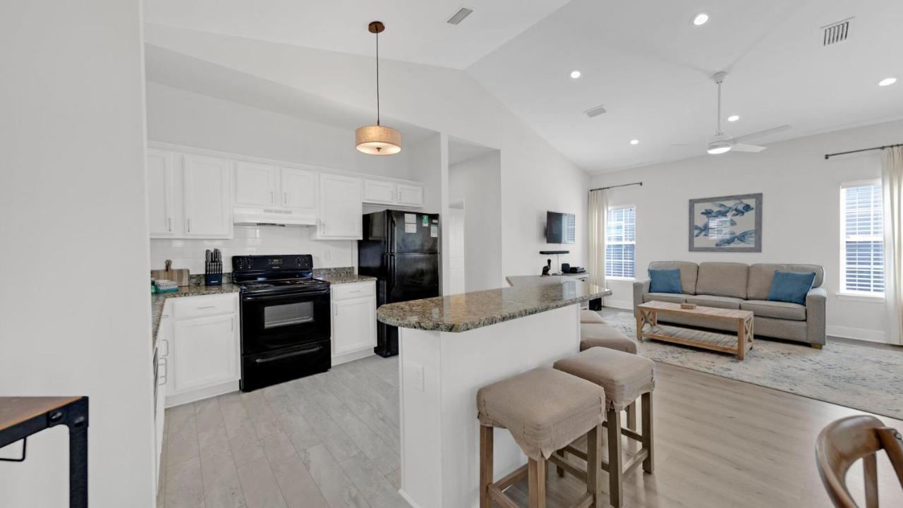 Pelican House - Newly Remodeled, Professionally Decorated, Only About 1 Mile To Seaside! 산타로사 비치 외부 사진
