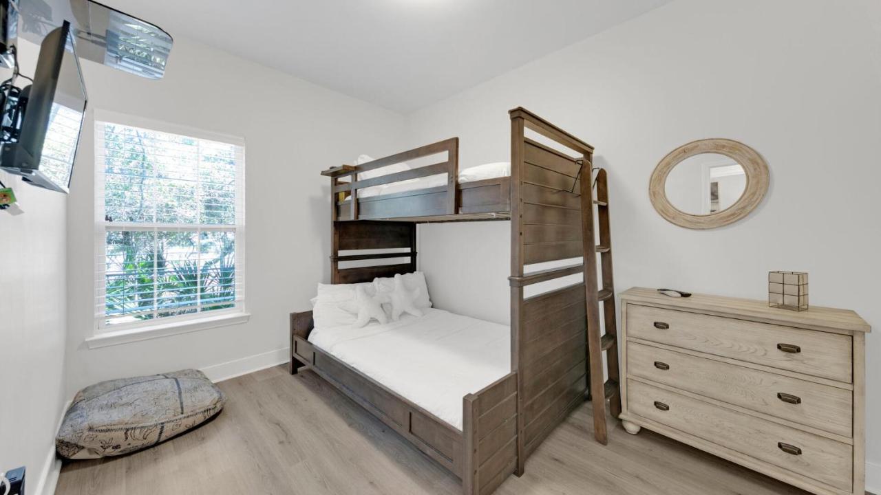 Pelican House - Newly Remodeled, Professionally Decorated, Only About 1 Mile To Seaside! 산타로사 비치 외부 사진